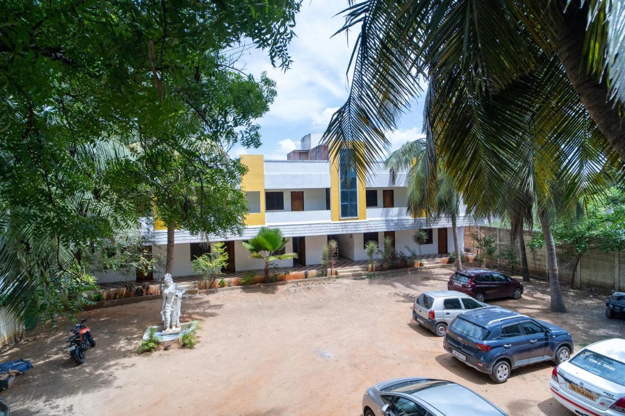 ホテル Dwaraka Residency マハーバリプラム エクステリア 写真