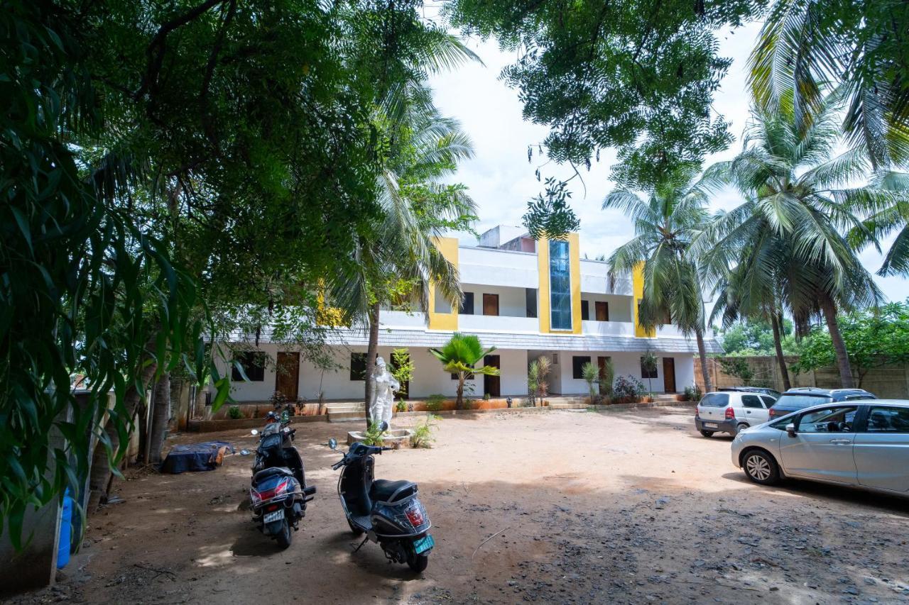 ホテル Dwaraka Residency マハーバリプラム エクステリア 写真