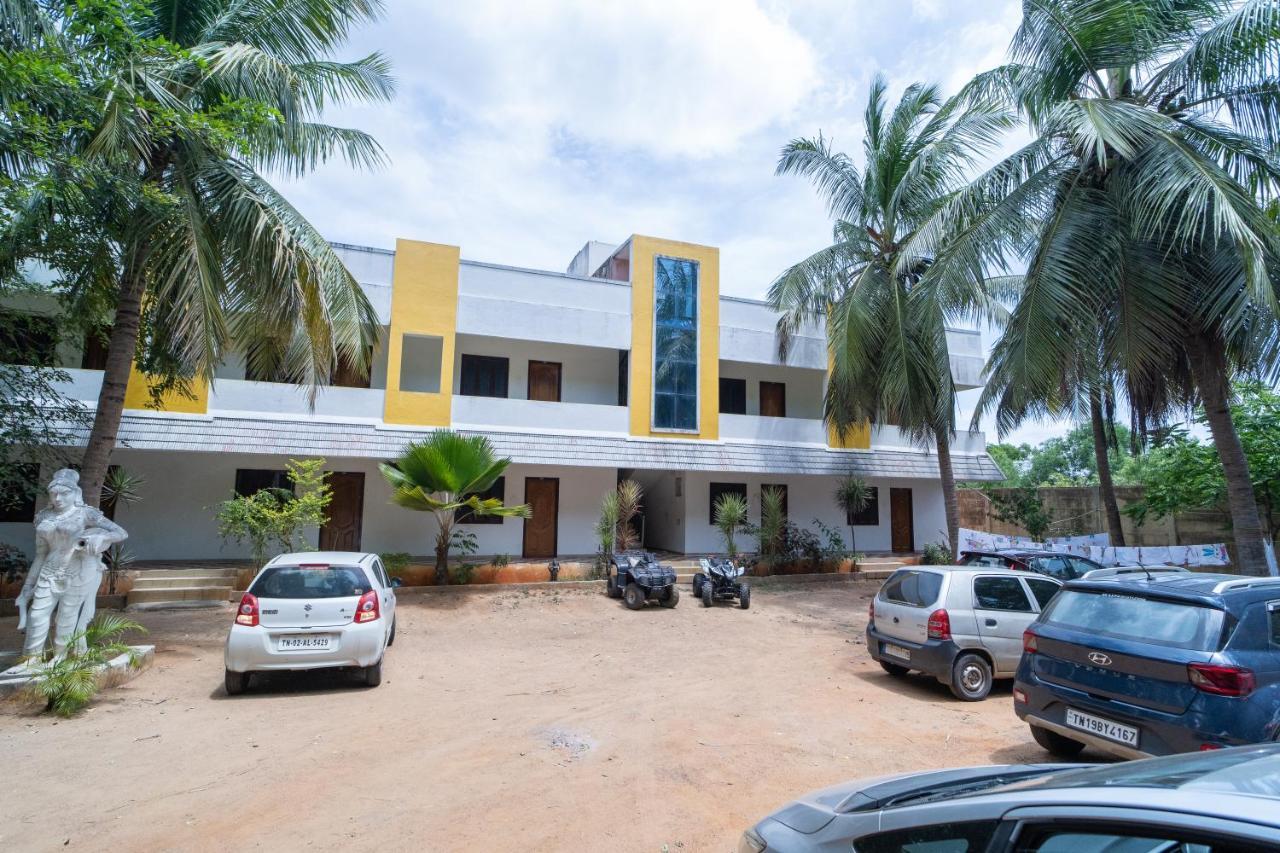 ホテル Dwaraka Residency マハーバリプラム エクステリア 写真