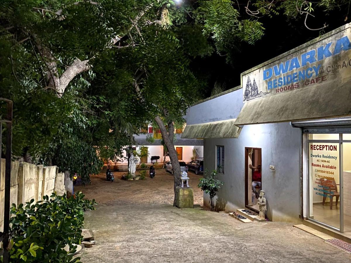 ホテル Dwaraka Residency マハーバリプラム エクステリア 写真
