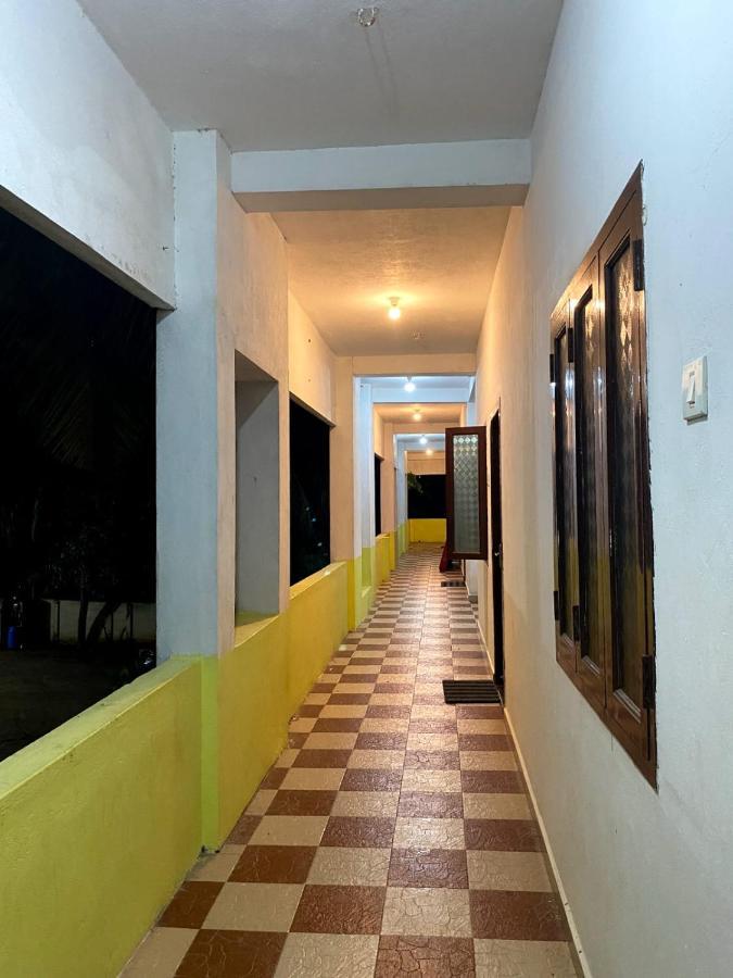 ホテル Dwaraka Residency マハーバリプラム エクステリア 写真