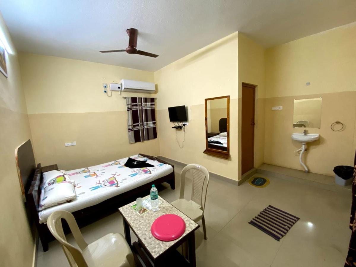 ホテル Dwaraka Residency マハーバリプラム エクステリア 写真