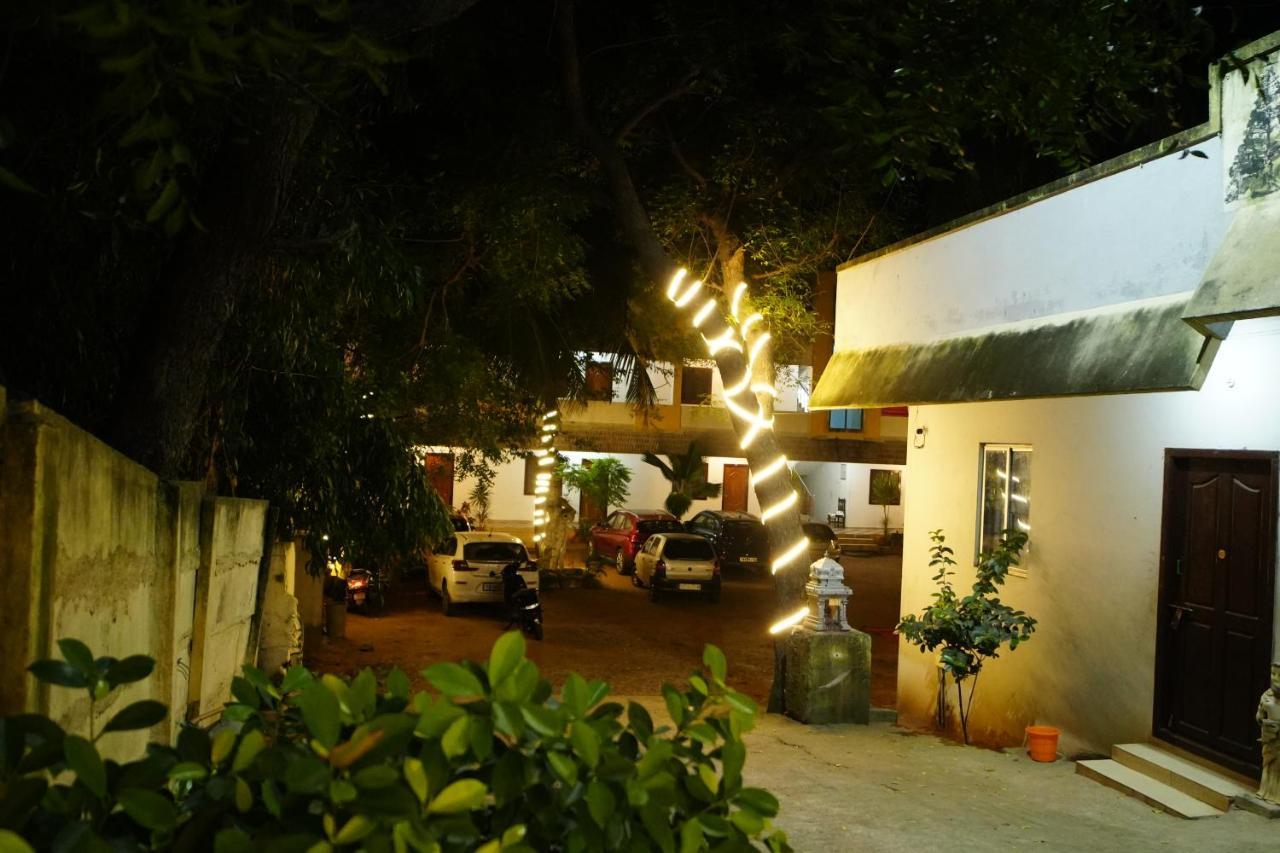 ホテル Dwaraka Residency マハーバリプラム エクステリア 写真