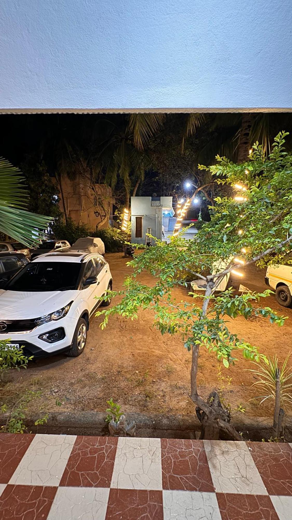 ホテル Dwaraka Residency マハーバリプラム エクステリア 写真