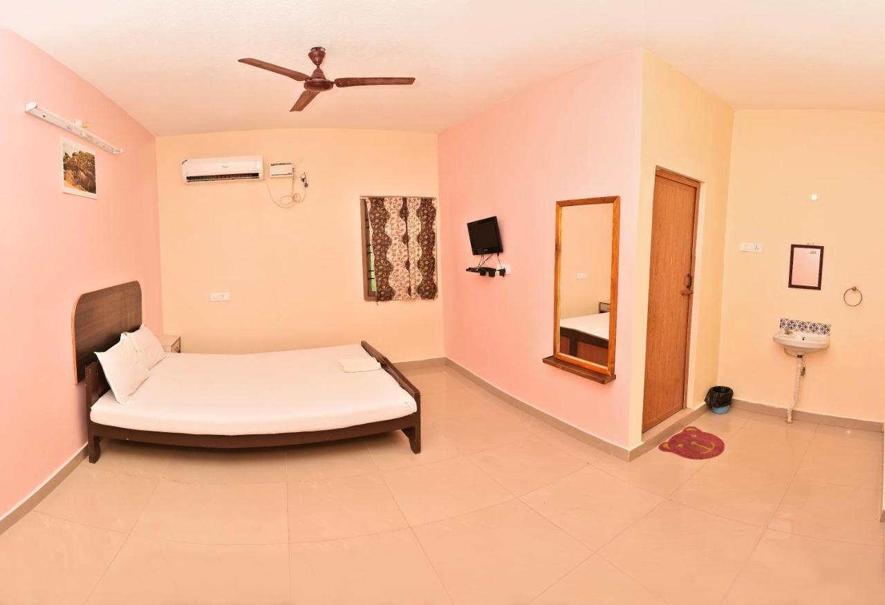 ホテル Dwaraka Residency マハーバリプラム エクステリア 写真