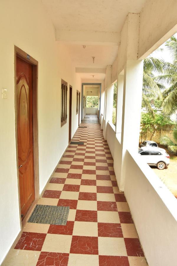 ホテル Dwaraka Residency マハーバリプラム エクステリア 写真
